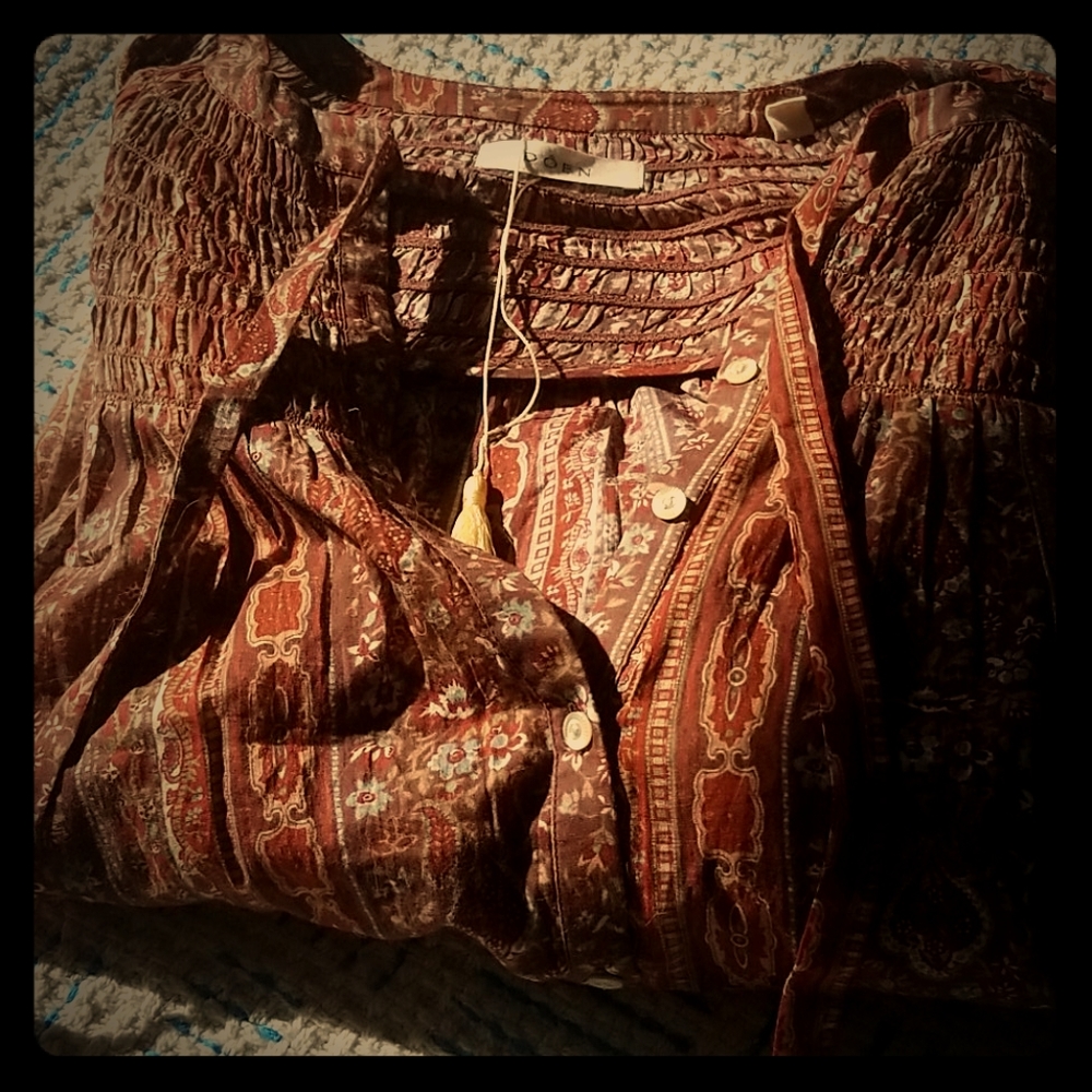 Doen Camina top in Earth Mandevilla